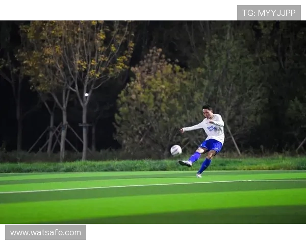 跨球过人足球明星的精彩瞬间与技艺解析