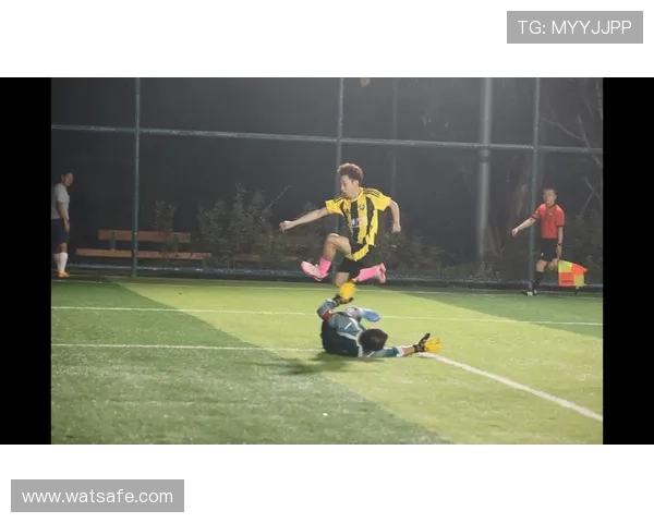 足球明星齐聚慈善义赛精彩瞬间回顾与感人故事分享